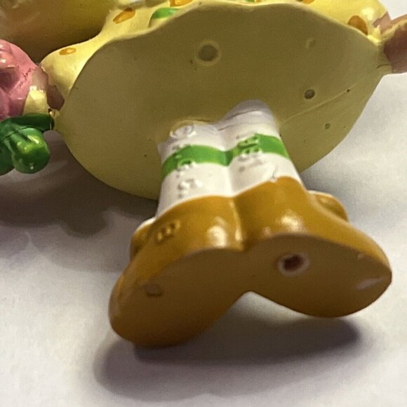 Vintage 1981 Strawberry Shortcake Lemon Meringue w/ Flowers Mini PVC Figure - Picture 10 of 11